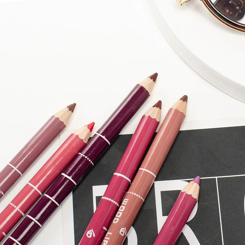 Lápiz delineador de labios de  - Beauty Flower Makeup reseña y precio